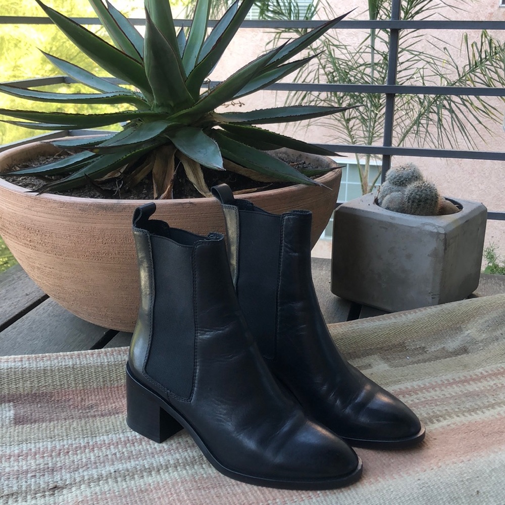 Alias Mae Gail Chelsea Boot -Size 37 - Black